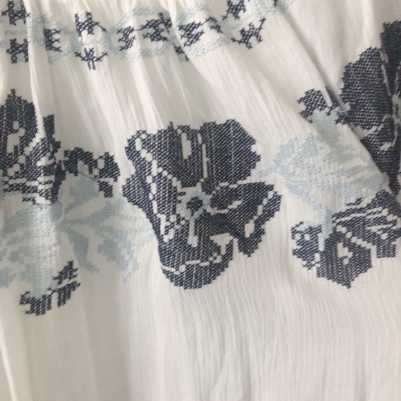 White Floral Lace Blue Embroidered Peasant Top - Picture 2 of 5
